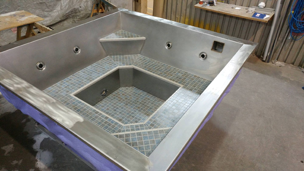 tesoro-stainless-steel-hot-tub-construction3